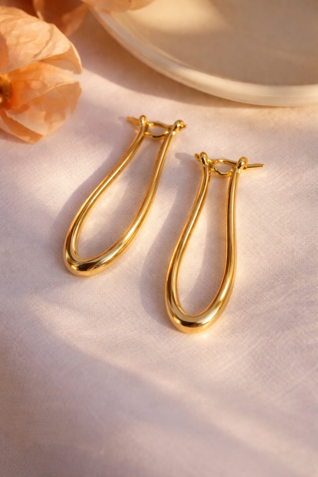 Solene Twist Hoop Earrings