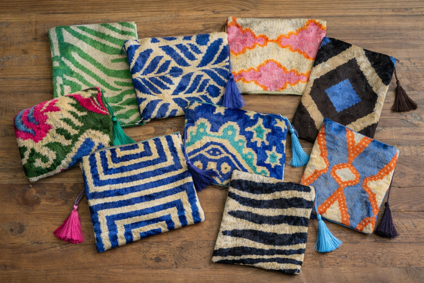 Suhn Velvet Tassle Pouch