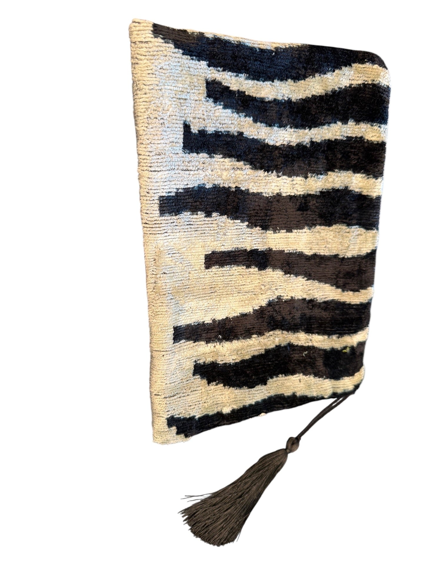 Suhn Velvet Tassle Pouch